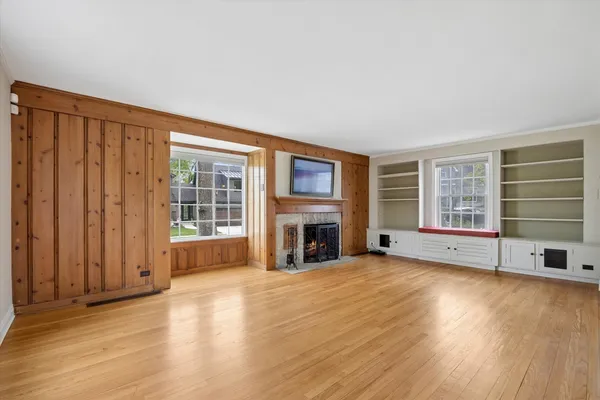 $6,000 | 233 South Prospect Avenue, Clarendon Hills, IL 60514