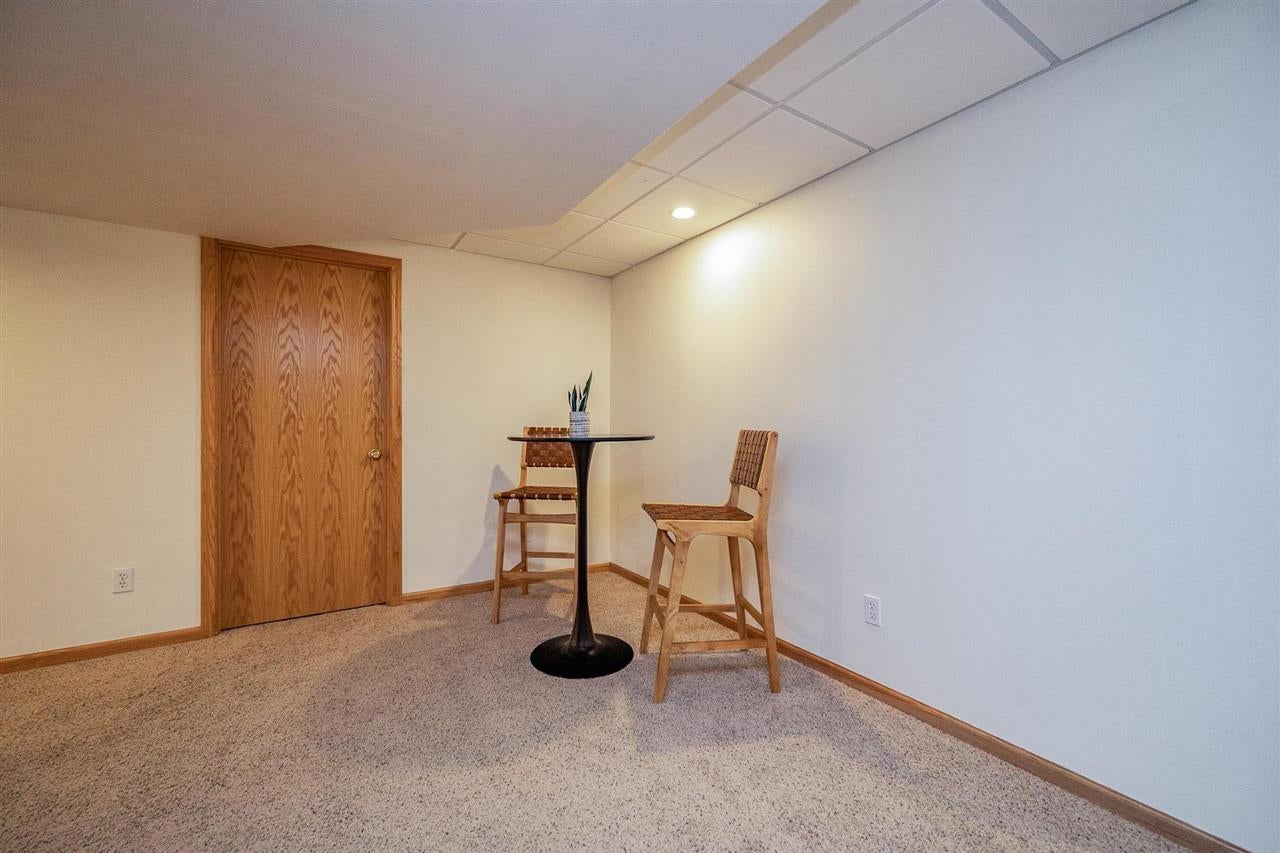 7110 Doubletree Road Northeast Cedar Rapids, IA 52402 - Photo 32 of 45 Gallery Image 32