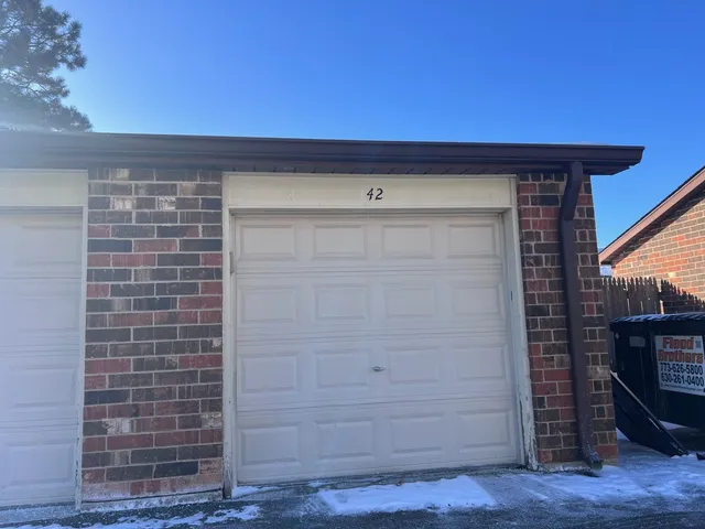 $1,725 | 417 Berkshire Drive, Unit 36, Crystal Lake, IL 60014