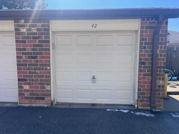 $1,725 | 417 Berkshire Drive, Unit 36, Crystal Lake, IL 60014