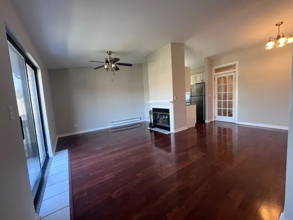 $1,725 | 417 Berkshire Drive, Unit 36, Crystal Lake, IL 60014