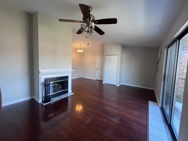 $1,725 | 417 Berkshire Drive, Unit 36, Crystal Lake, IL 60014