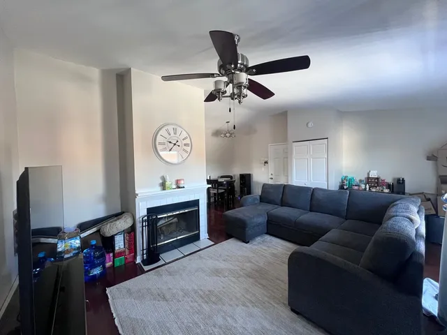 $1,725 | 417 Berkshire Drive, Unit 36, Crystal Lake, IL 60014