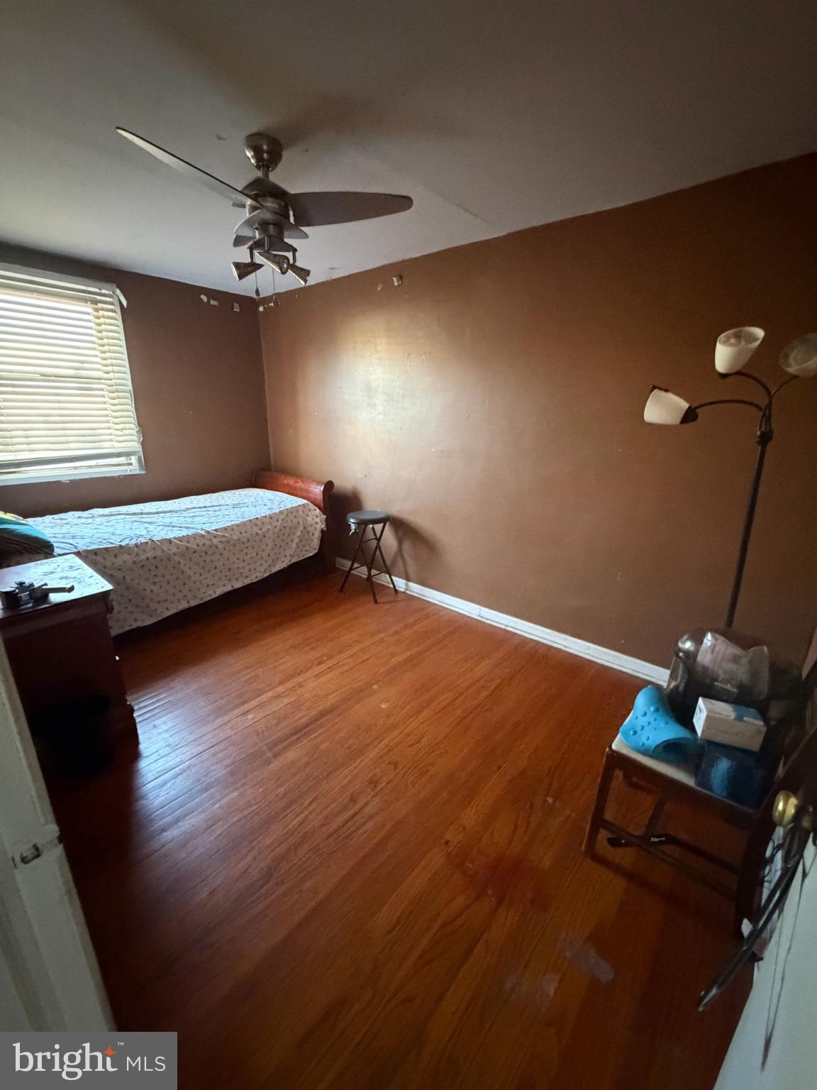 735 Grant Road Folcroft, PA 19032 - Photo 27 of 39 Cozy room with warm brown tones.