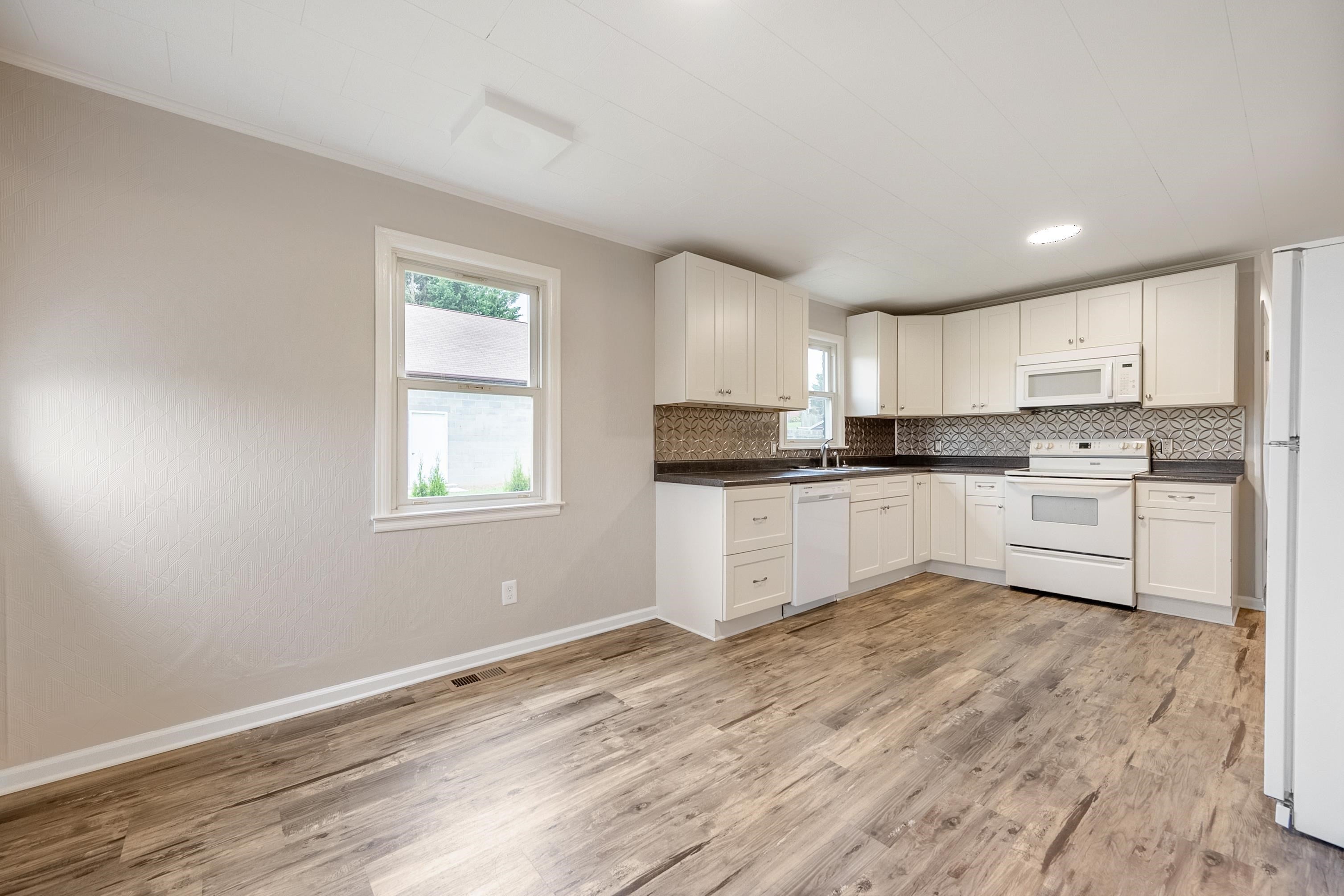 1112 Curve Road Pearisburg, VA 24134 - Photo 11 of 52 Gallery Image 11