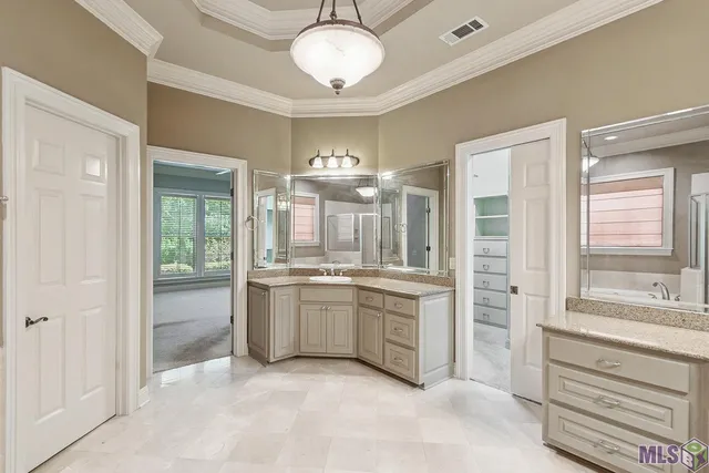 $835,500 | 12119 Lake Estates Avenue, Baton Rouge, LA 70810