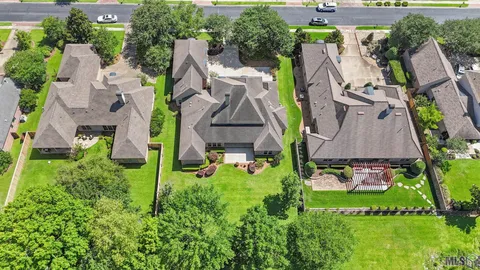 $825,000 | 12119 Lake Estates Avenue, Baton Rouge, LA 70810