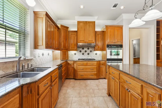 $835,500 | 12119 Lake Estates Avenue, Baton Rouge, LA 70810