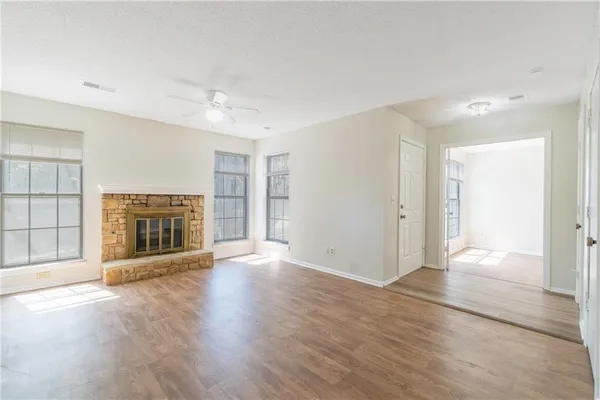 $160,000 | 12711 West 110th Terrace, Overland Park, KS 66210