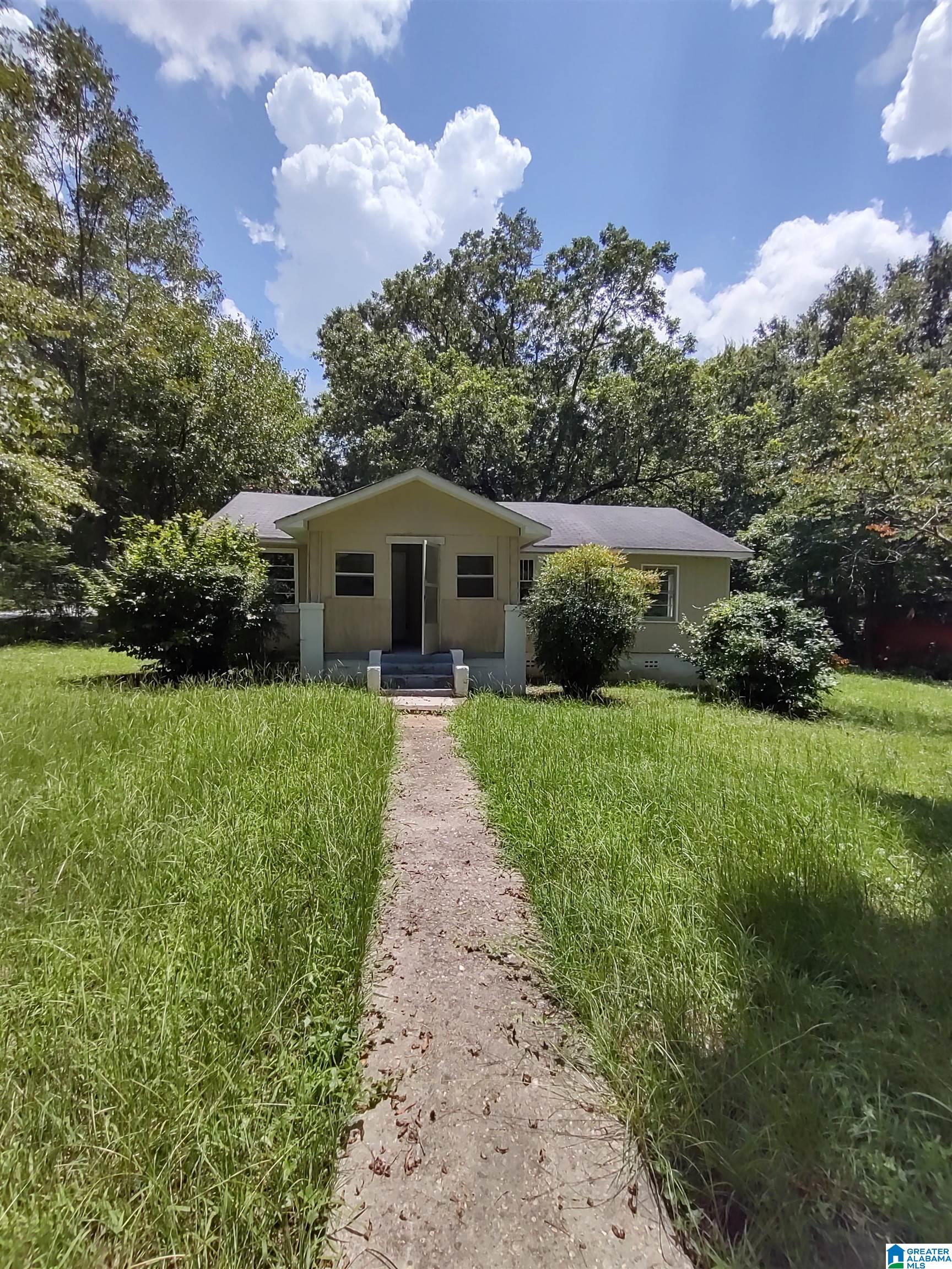 209 Rice Avenue Anniston, AL 36201 - Photo 1 of 16