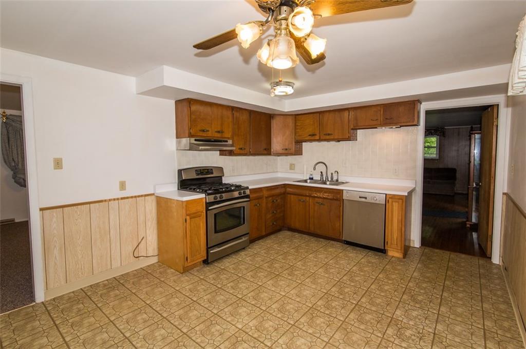 6449 Smith Road Indianapolis, IN 46236 - Photo 7 of 47 Gallery Image 7