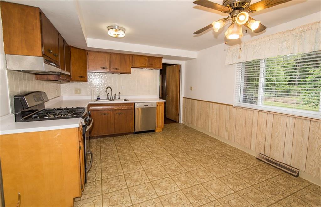 6449 Smith Road Indianapolis, IN 46236 - Photo 9 of 47 Gallery Image 9