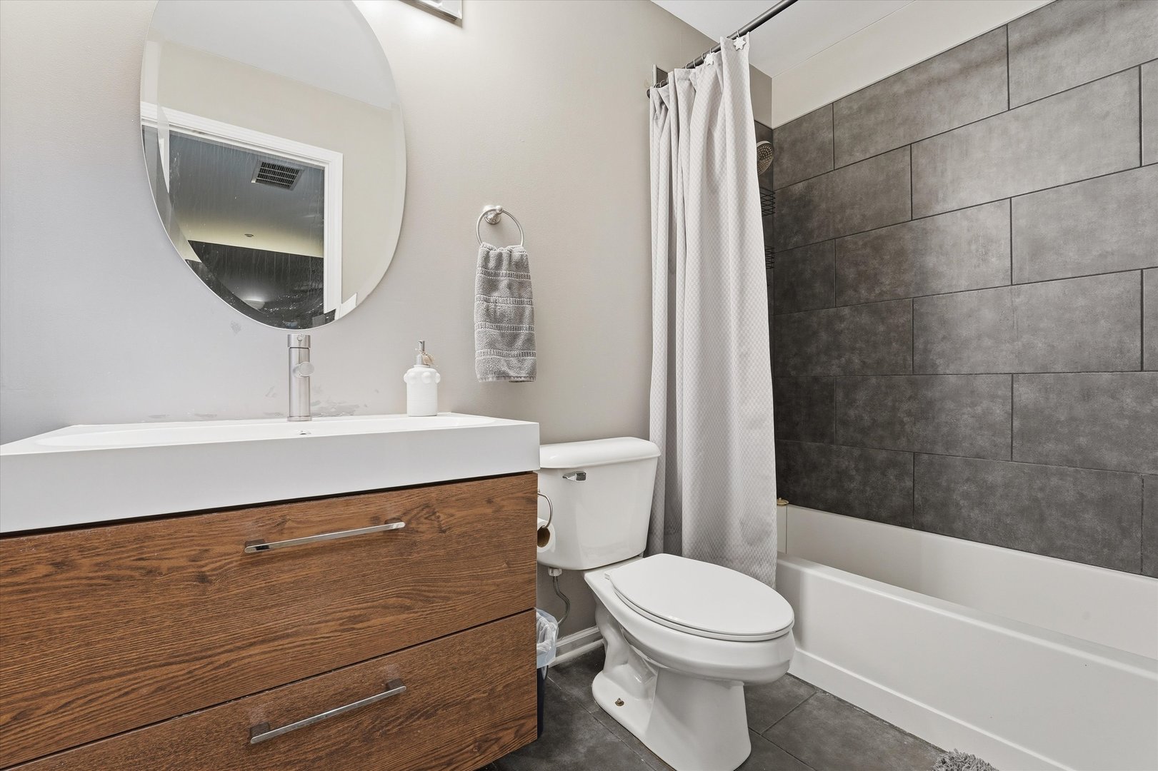 8625 Niles Center Road Skokie, IL 60077 - Photo 14 of 28