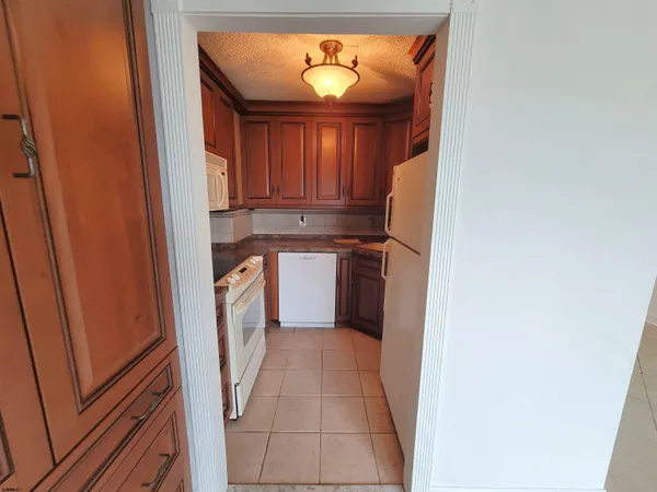 $415,000 | 322 Boardwalk, Unit 204, Ocean City, NJ 08226