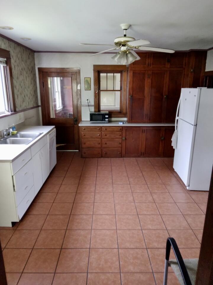 814 Engelman Street Manistee, MI 49660 - Photo 2 of 13 Photo Jun 15, 3 49 58 PM