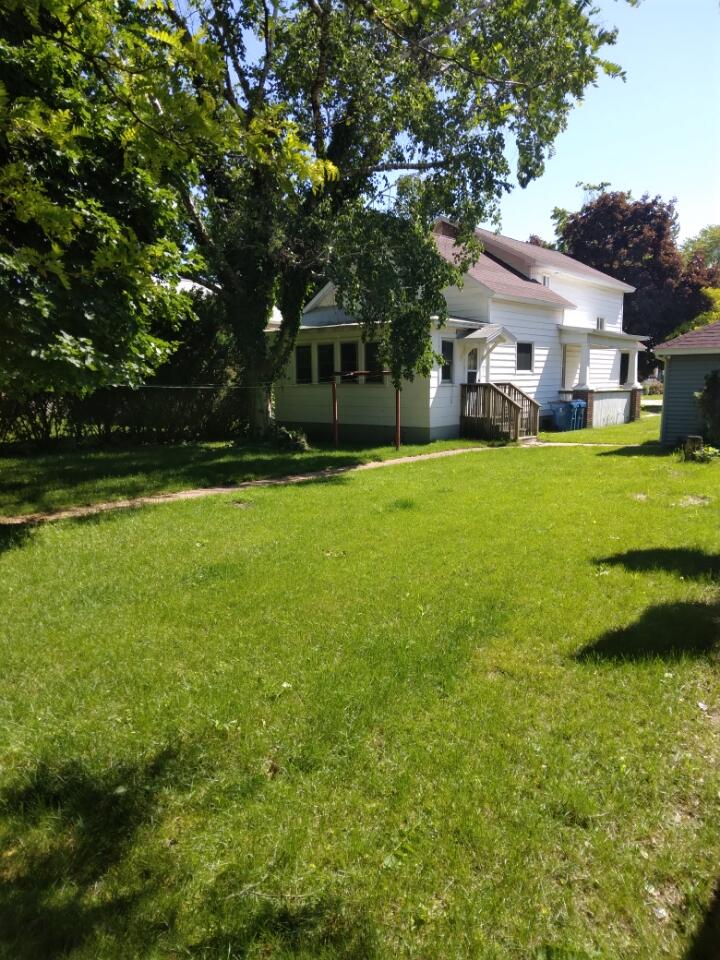 814 Engelman Street Manistee, MI 49660 - Photo 8 of 13 01FC9347-CF9A-436A-A542-40AA197BF19A