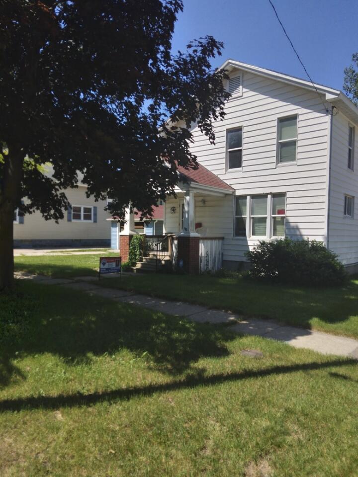 814 Engelman Street Manistee, MI 49660 - Photo 9 of 13 03CBEBD6-AB47-4711-96C7-C55F0DC2BAE3