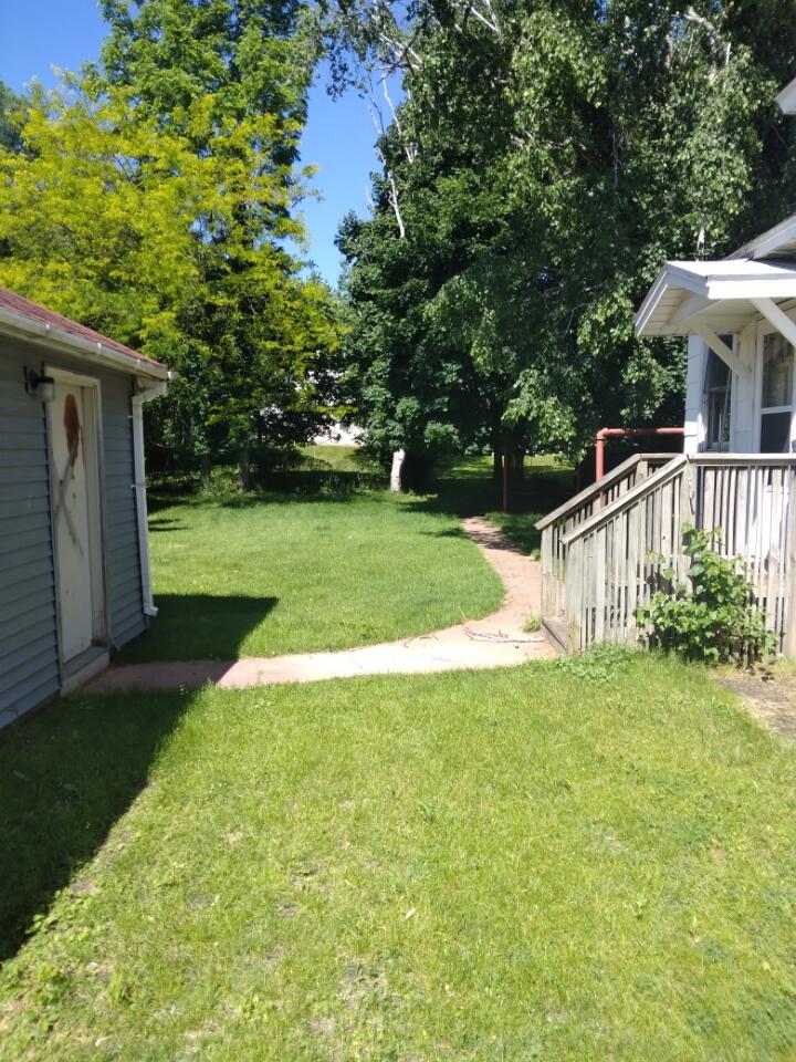 814 Engelman Street Manistee, MI 49660 - Photo 10 of 13 786C3BD2-AD3E-4039-8BD9-E1D22282D2F2