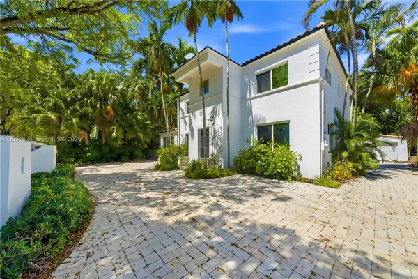 $25,000 | 5824 Alton Road, Miami Beach, FL 33140