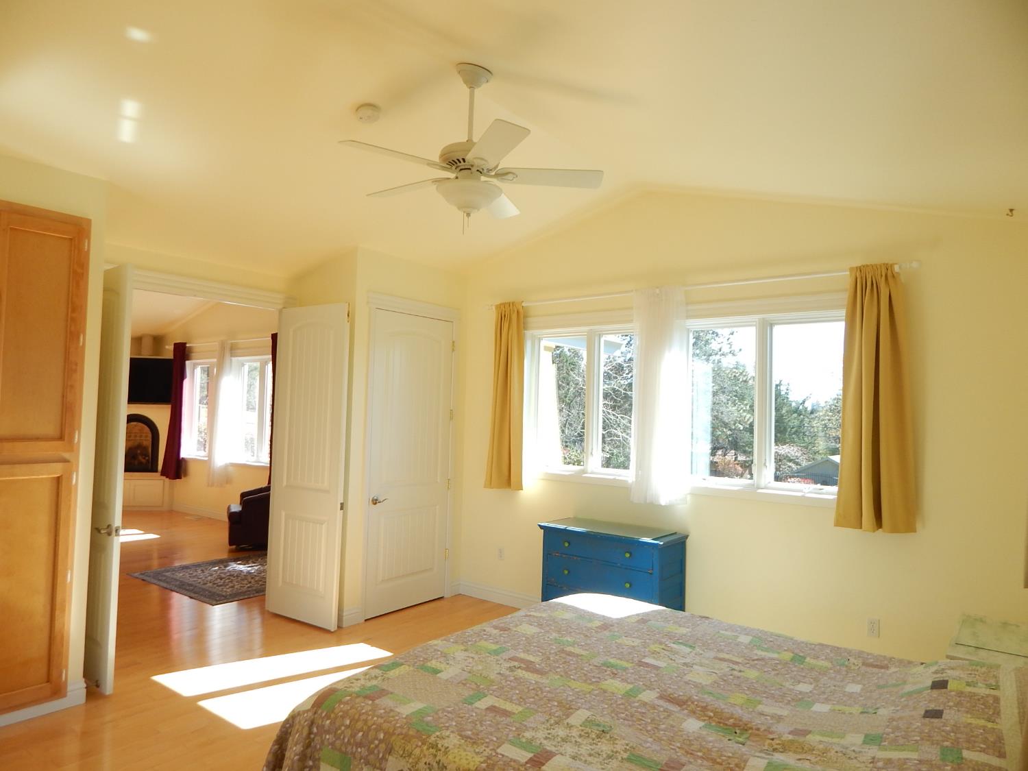 1717 Union Ridge Road Placerville, CA 95667 - Photo 18 of 55 a bedroom with a bed and a window