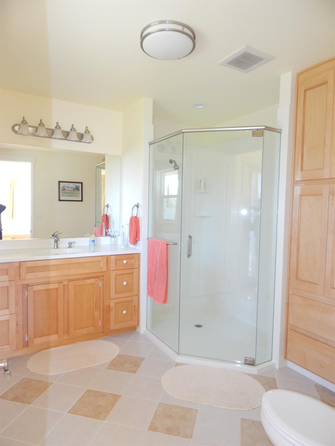 1717 Union Ridge Road Placerville, CA 95667 - Photo 19 of 55 a spacious bathroom with a tub sink mirror and toilet