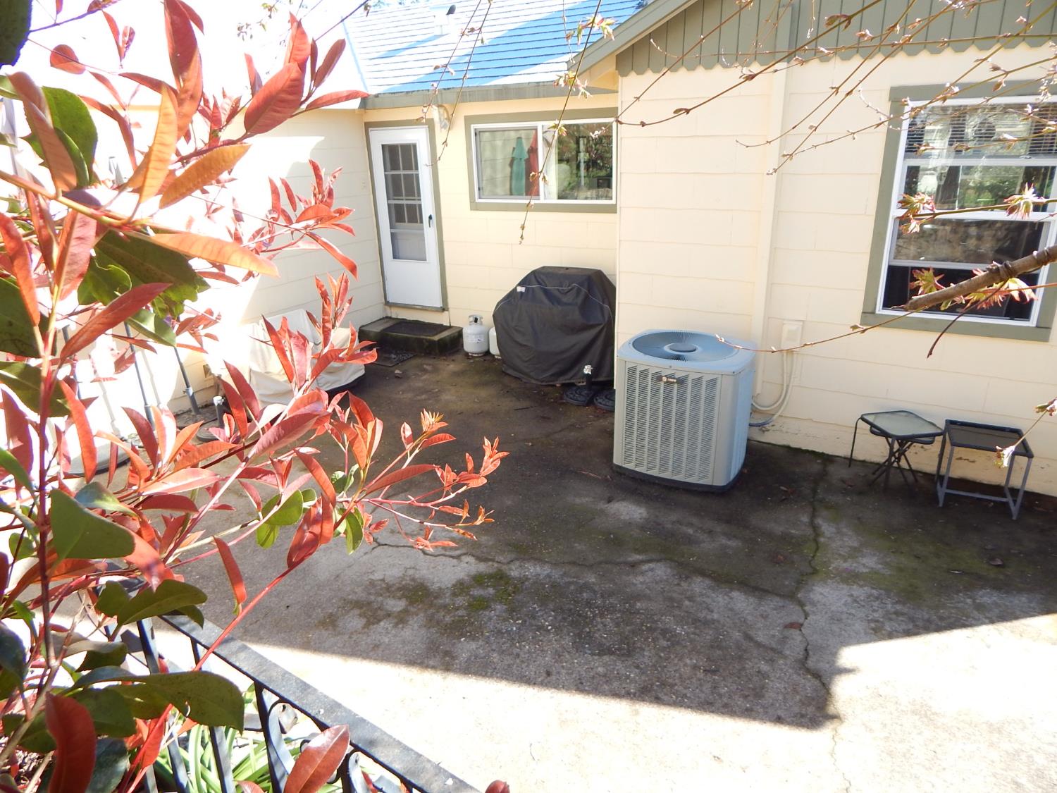 1717 Union Ridge Road Placerville, CA 95667 - Photo 34 of 55 a backyard of a house with seating space