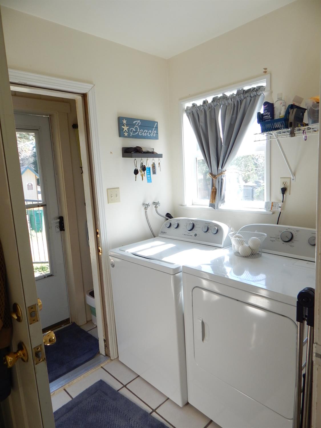 1717 Union Ridge Road Placerville, CA 95667 - Photo 43 of 55 a utility room with dryer and washer