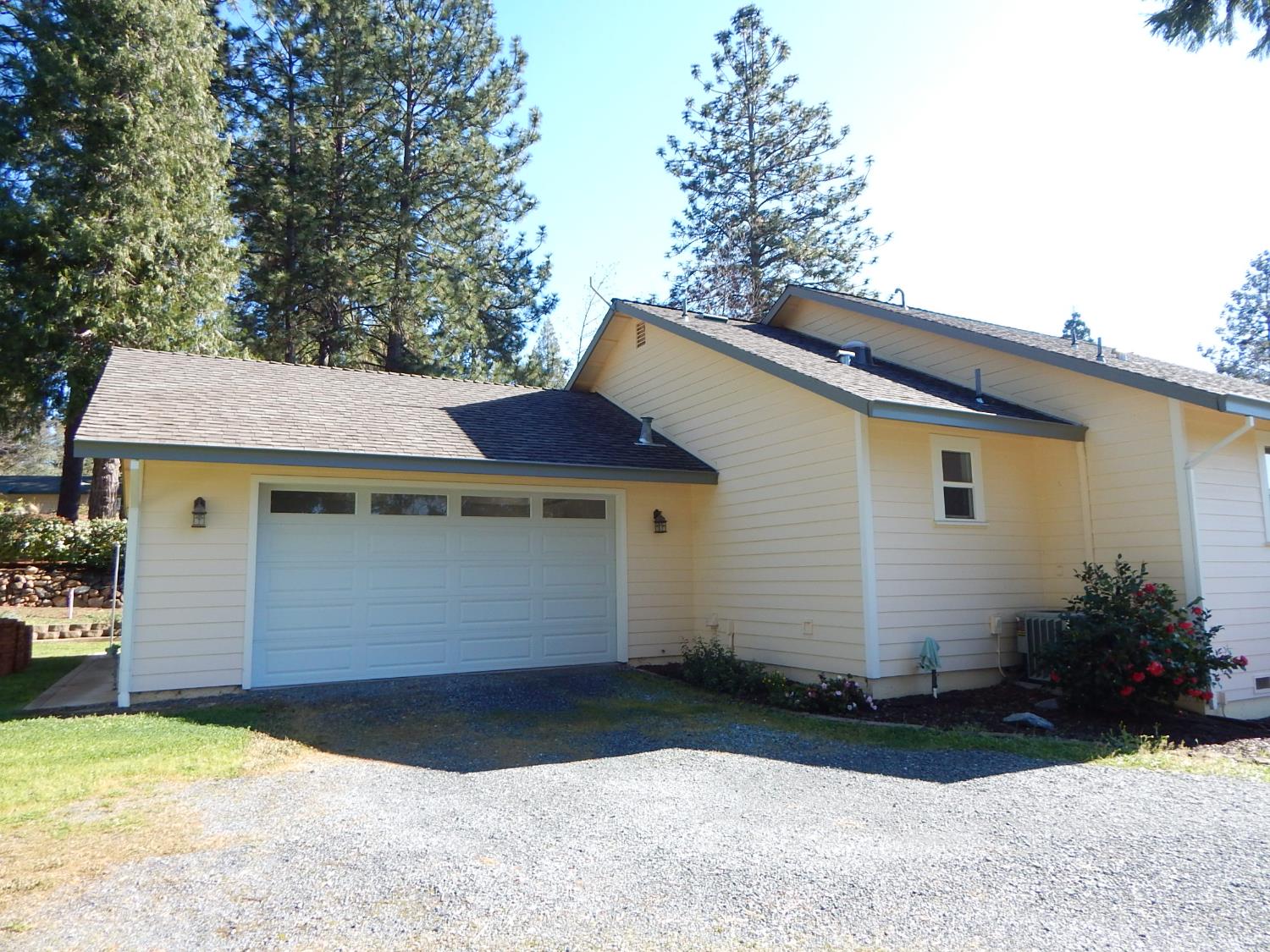 1717 Union Ridge Road Placerville, CA 95667 - Photo 10 of 55 a view of backyard of house