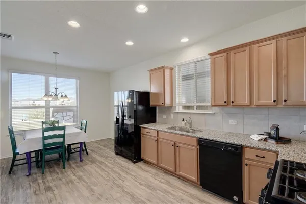 $2,195 | 218 Cascata Way, Liberty Hill, TX 78642