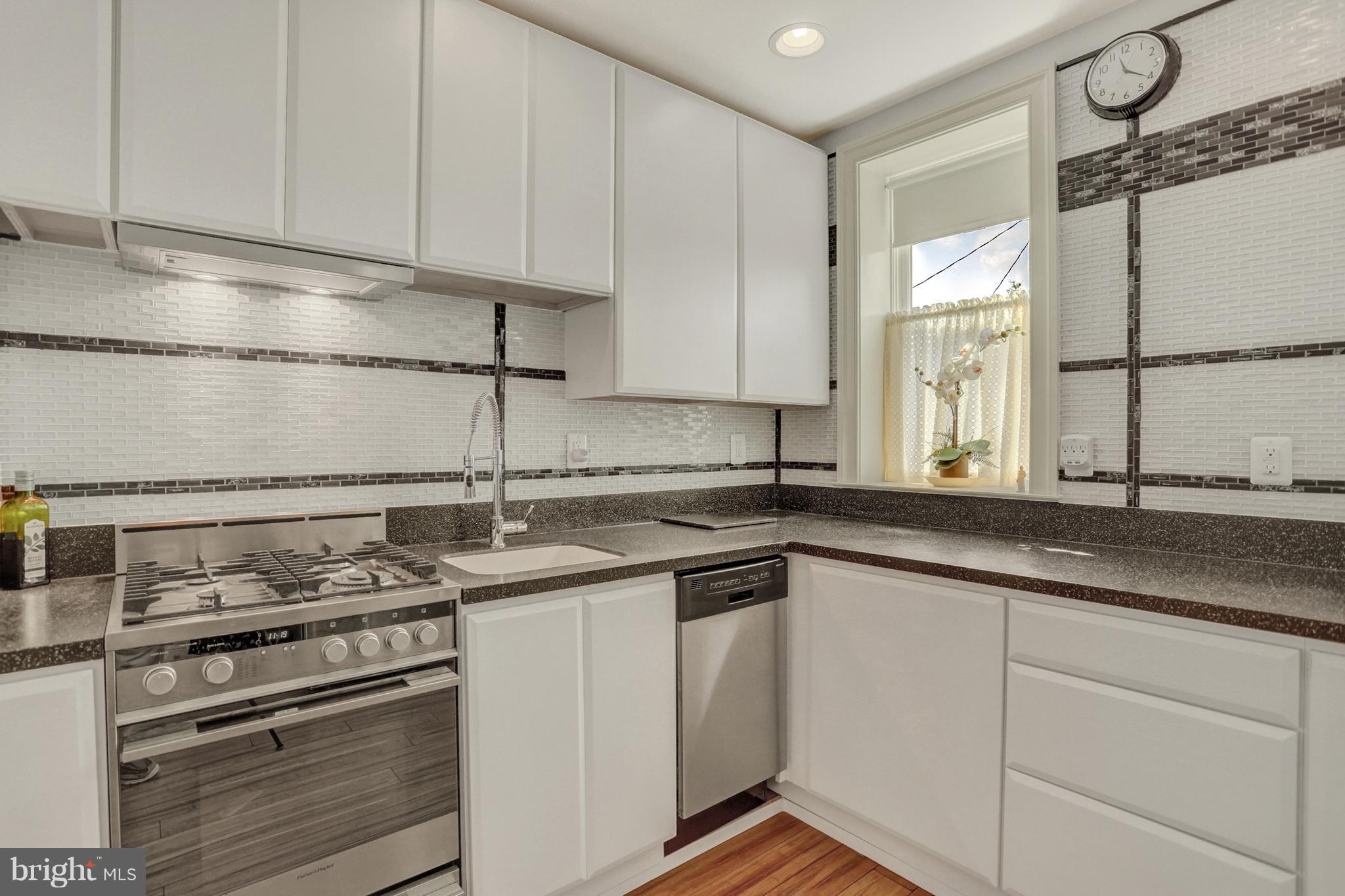 601 Harding Place Baltimore, MD 21211 - Photo 9 of 27 New kitchen installed 2017
