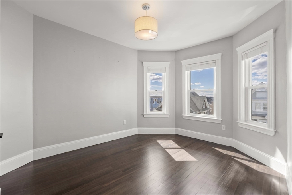 101 Draper Street, Unit 2 Boston, MA 02122 - Photo 7 of 19