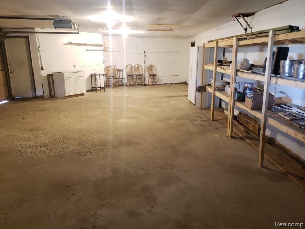 2228 North Henderson Road Davison, MI 48423 - Photo 35 of 52 Inside Garage