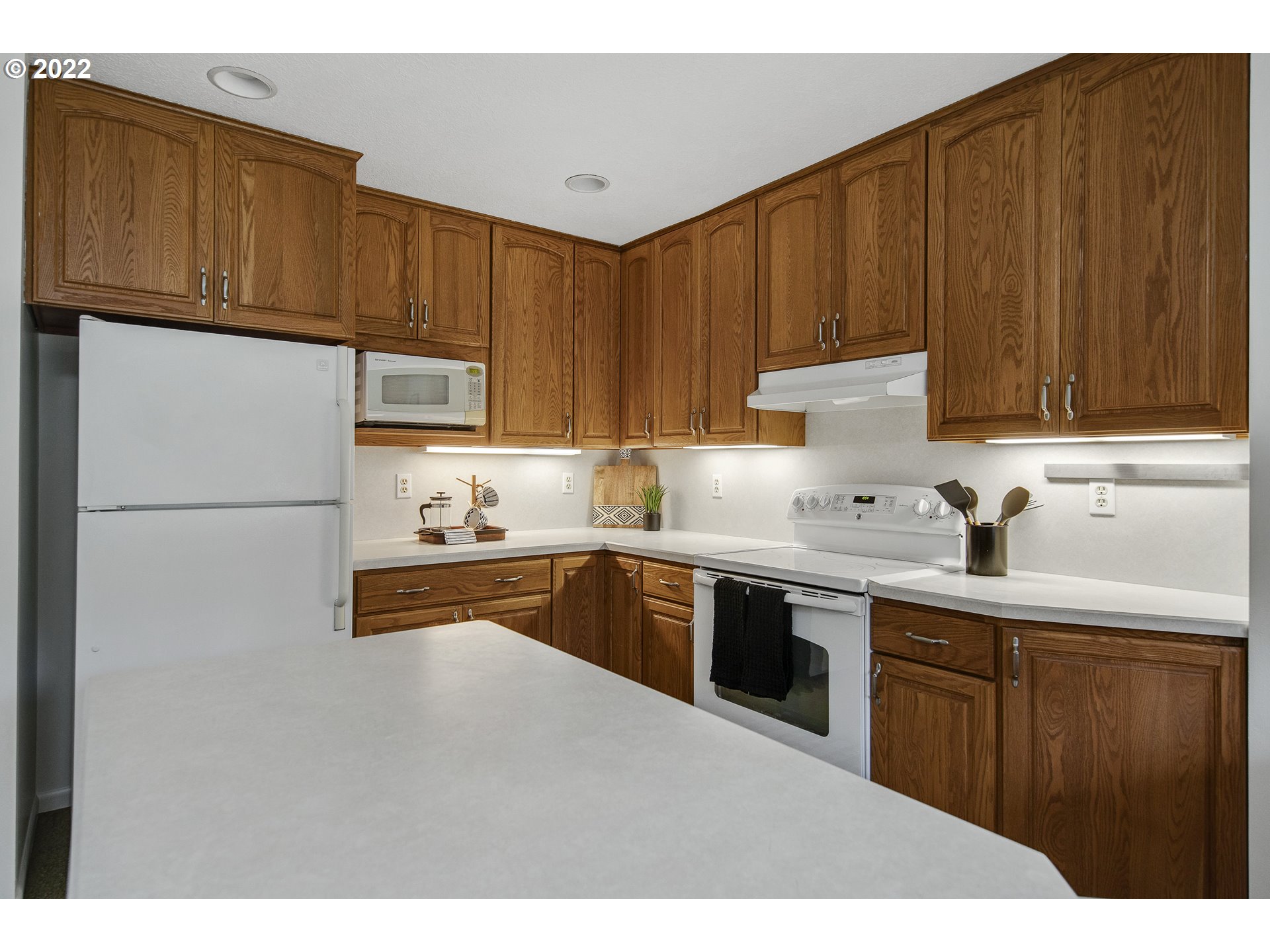 5841 Southwest Nebraska Street Portland, OR 97221 - Photo 11 of 30 Gallery Image 11