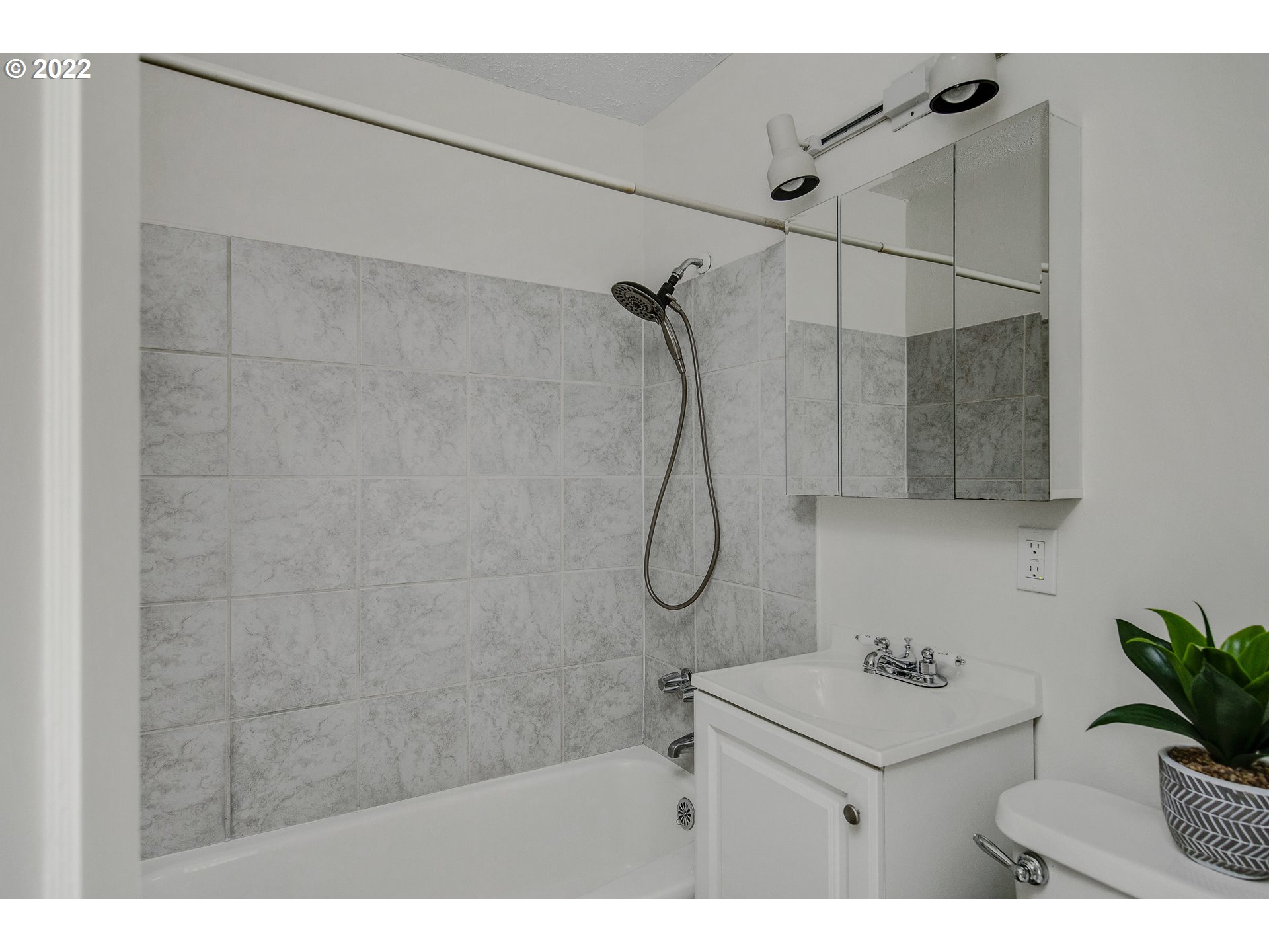 5841 Southwest Nebraska Street Portland, OR 97221 - Photo 24 of 30 Gallery Image 24