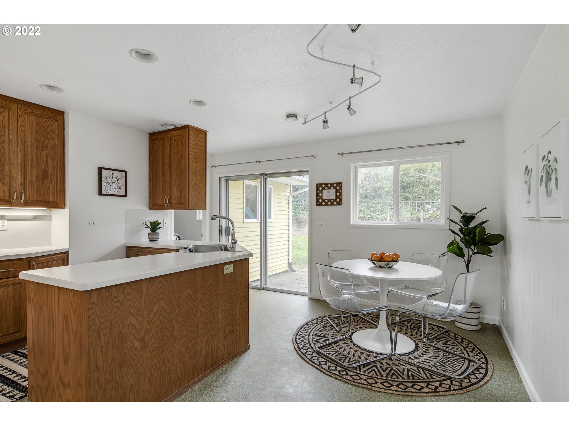 5841 Southwest Nebraska Street Portland, OR 97221 - Photo 9 of 30 Gallery Image 9