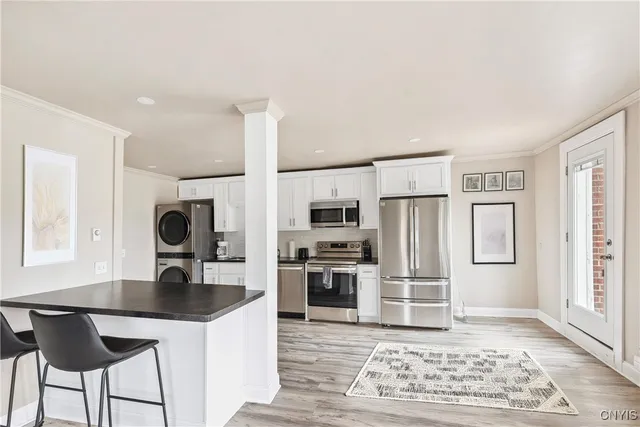 $2,700 | 40 Lakeview Circle, Unit 1, Skaneateles, NY 13152