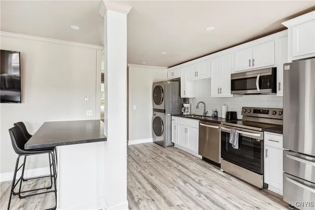 $2,700 | 40 Lakeview Circle, Unit 1, Skaneateles, NY 13152