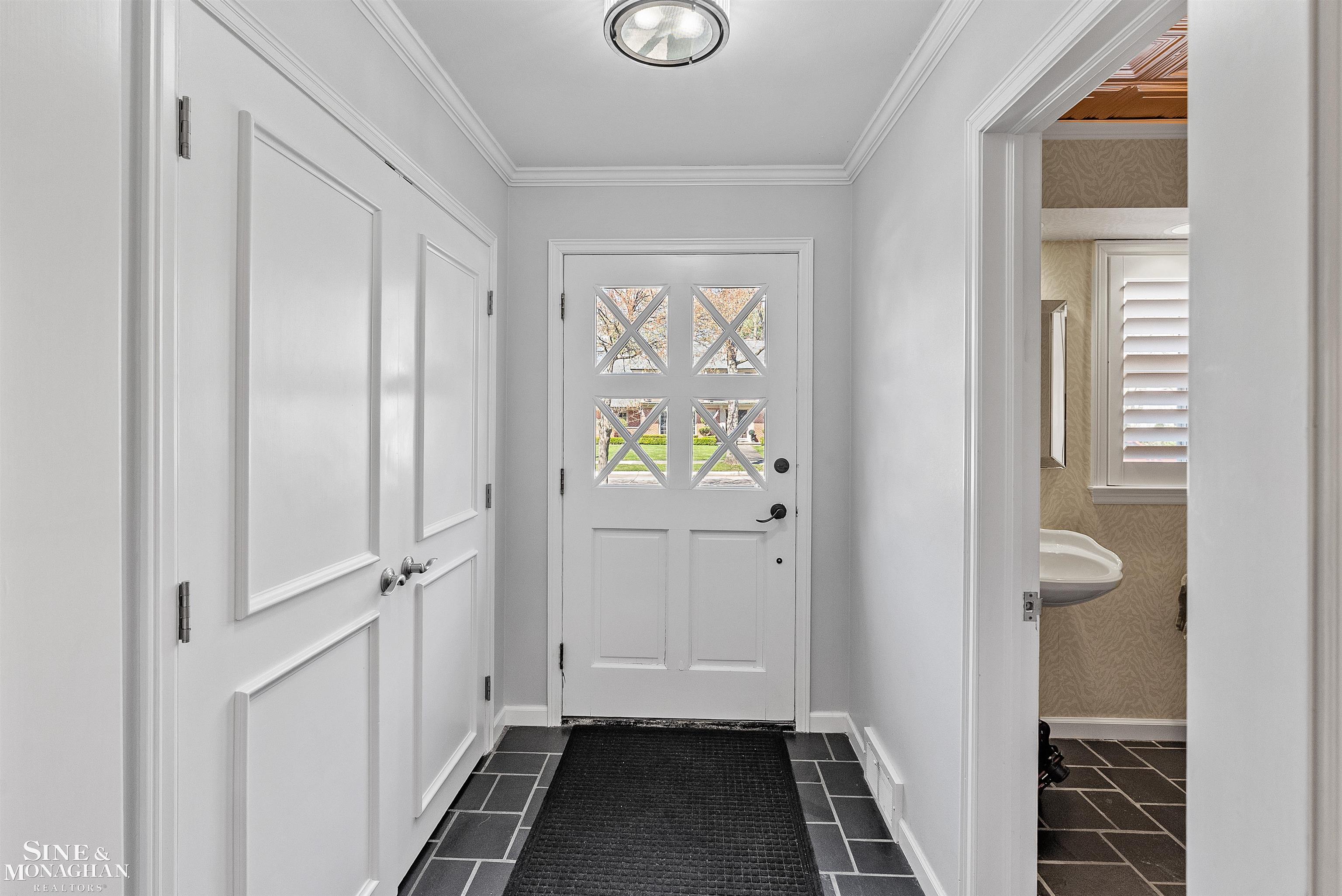 71 North Deeplands Road Grosse Pointe, MI 48236 - Photo 2 of 68 50172866-5b677c92-5189-4b0c-86c1-2433c1234e33.JPG