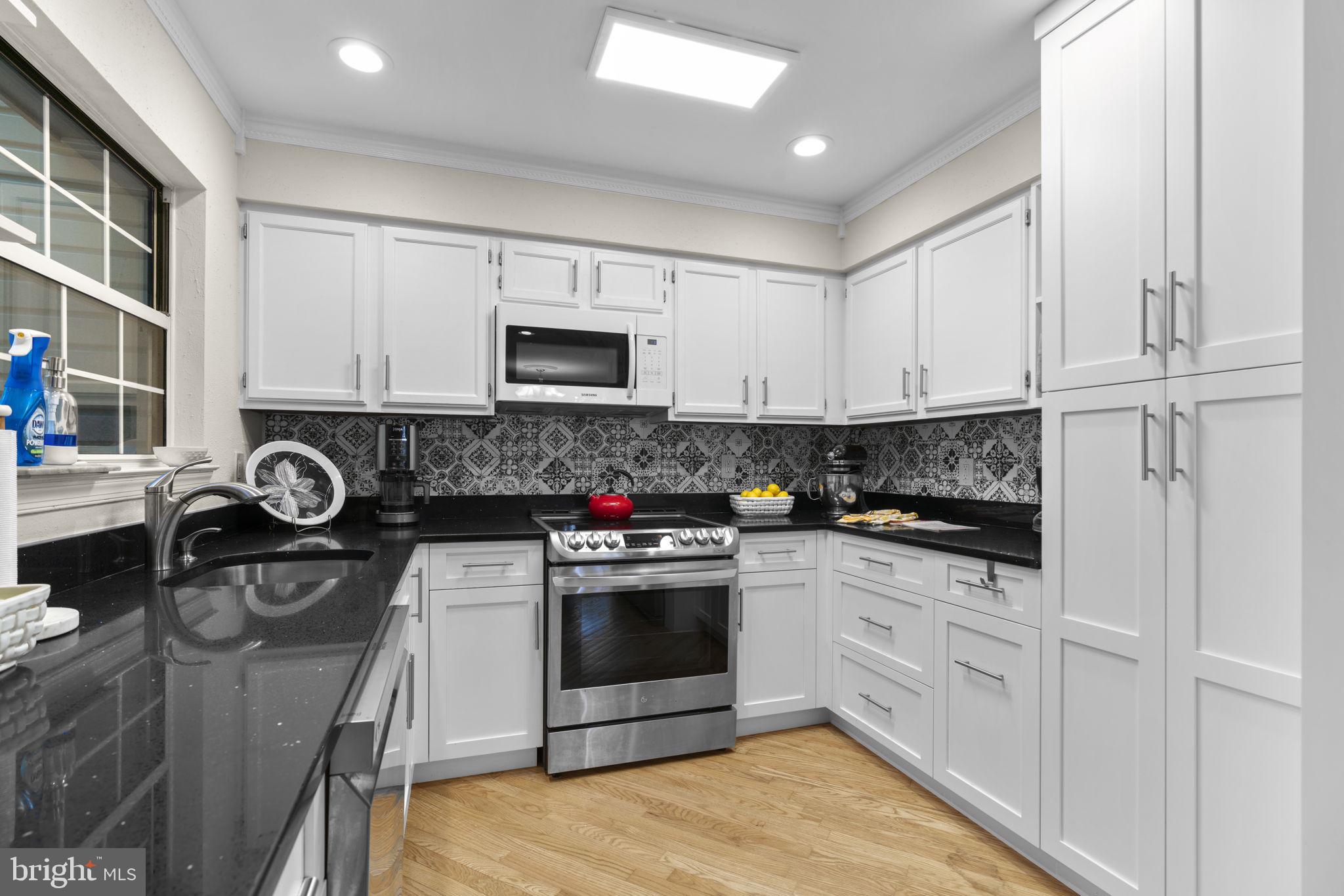 1647 Hugo Circle Silver Spring, MD 20906 - Photo 2 of 32