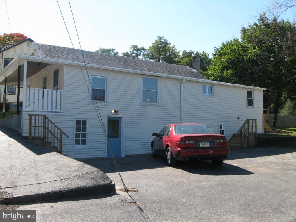 790 Raintree Road Columbia, PA 17512 - Photo 2 of 15 Gallery Image 2