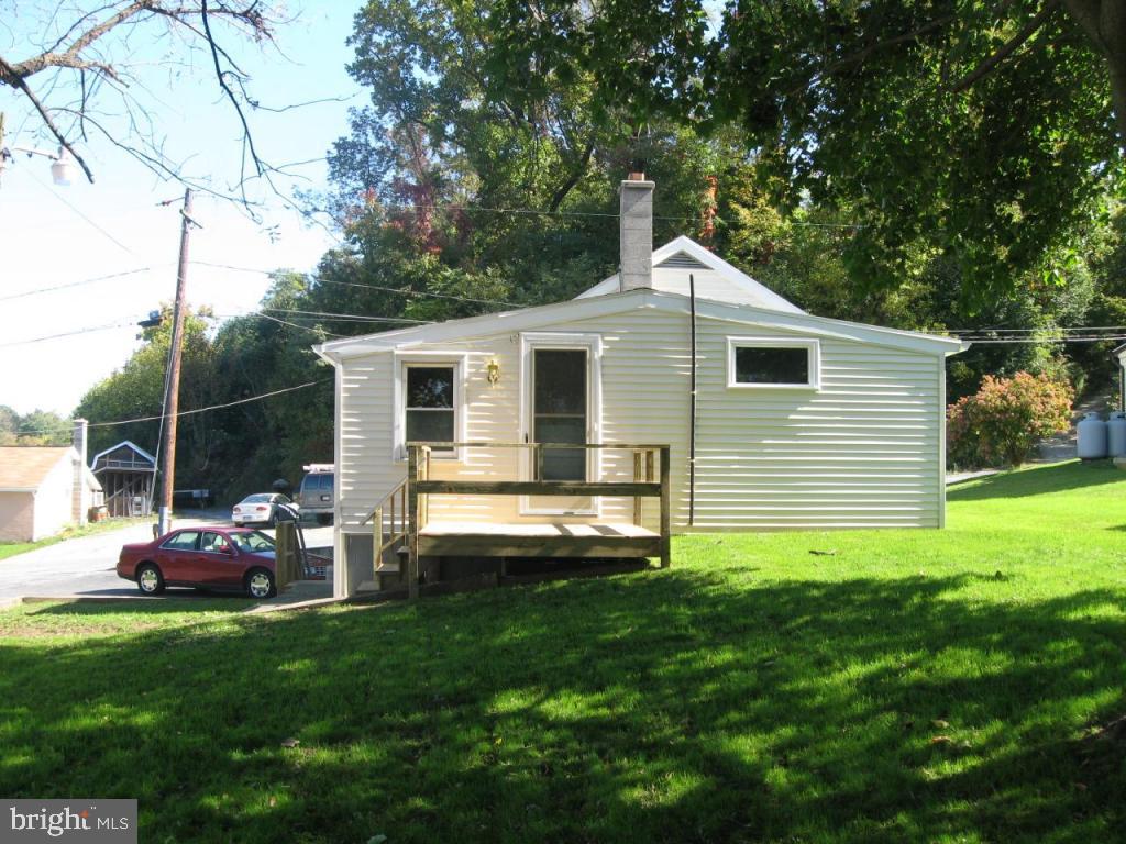 790 Raintree Road Columbia, PA 17512 - Photo 4 of 15 Gallery Image 4