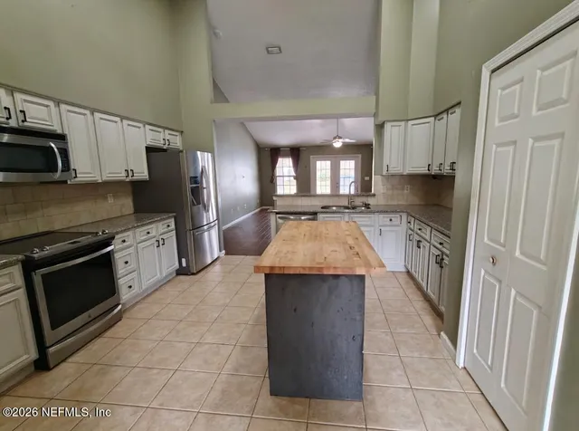 $2,450 | 4076 Everett Avenue, Middleburg, FL 32068