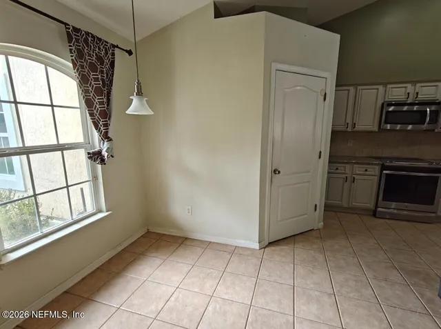 $2,450 | 4076 Everett Avenue, Middleburg, FL 32068