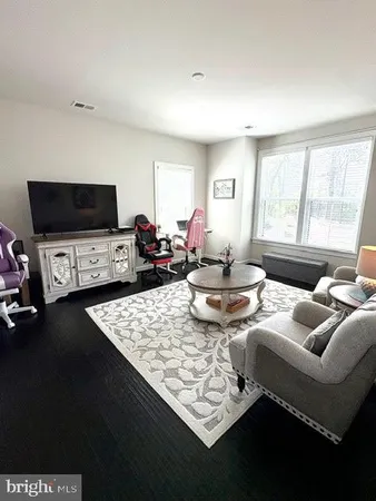 $4,500 | 22341 TrailView Crossing Terrace, Ashburn, VA 20148