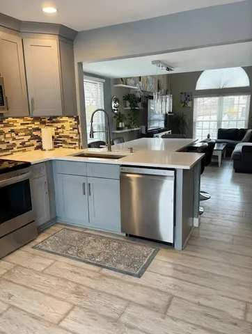 $295,000 | 1906 Ozark Parkway, Algonquin, IL 60102