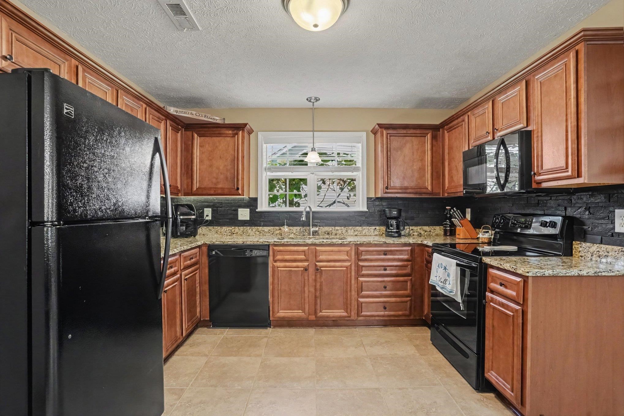 756 Shenanigan Loop Murrells Inlet, SC 29576 - Photo 16 of 38 Gallery Image 16