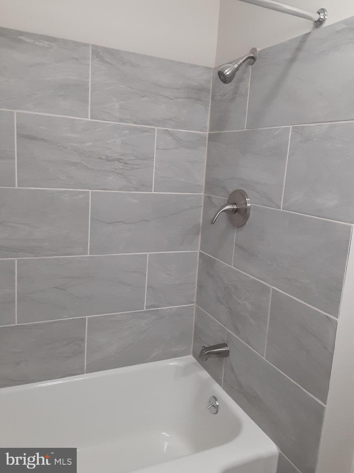 5505 Hillen Road Baltimore, MD 21239 - Photo 20 of 21 Full Bathroom