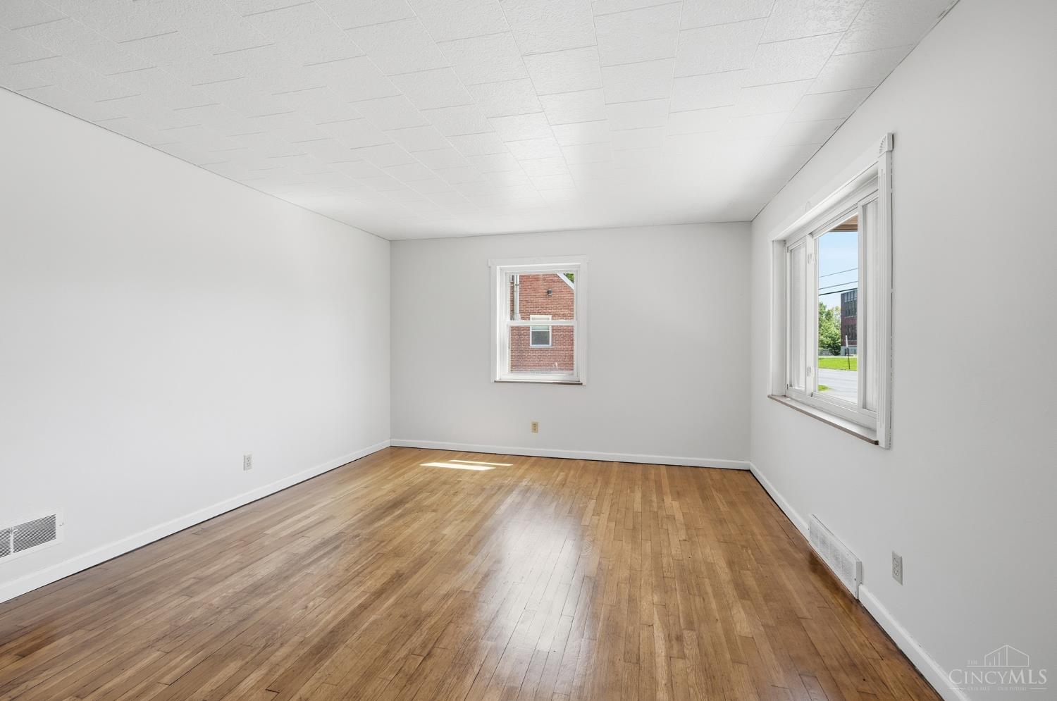 4190 Ebenezer Road Cincinnati, OH 45248 - Photo 7 of 44 Gallery Image 7