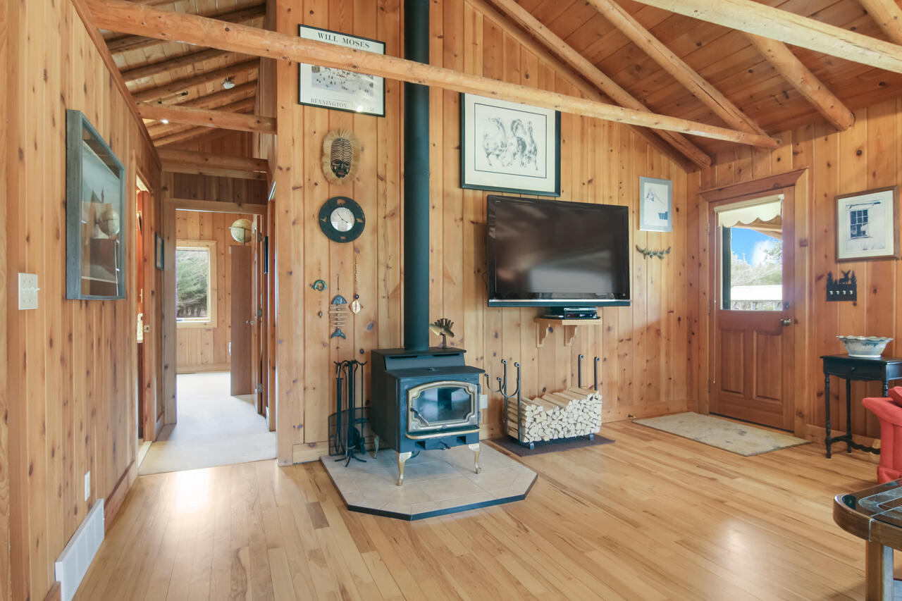 1670 North Haze Road Beulah, MI 49617 - Photo 20 of 68 16-Scene-17