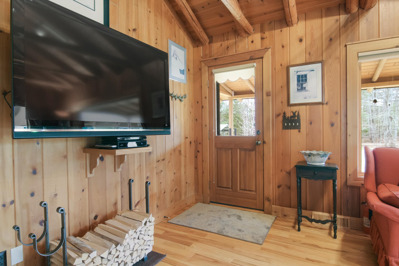 1670 North Haze Road Beulah, MI 49617 - Photo 21 of 68 17-Scene-18